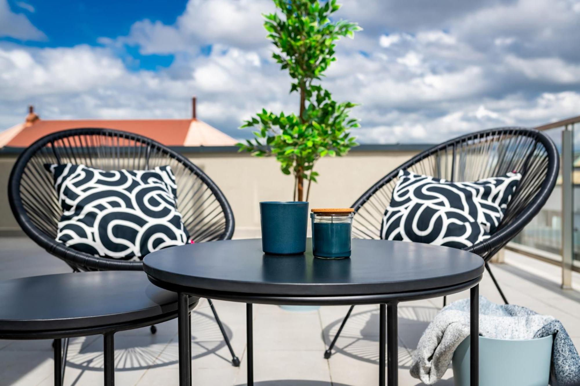 Westside Garden Apartments By Urbanrent Budapeste Exterior foto