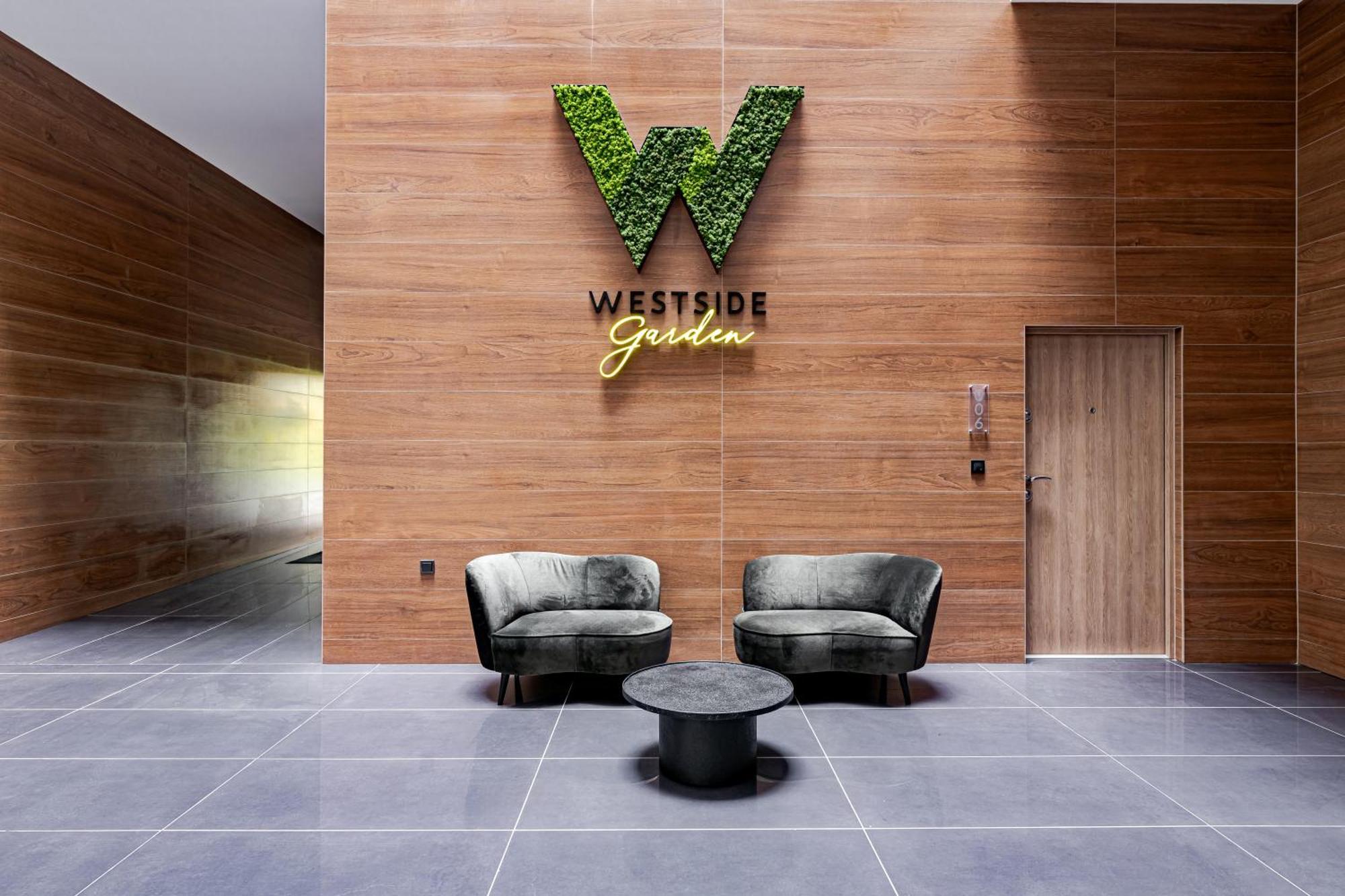 Westside Garden Apartments By Urbanrent Budapeste Exterior foto