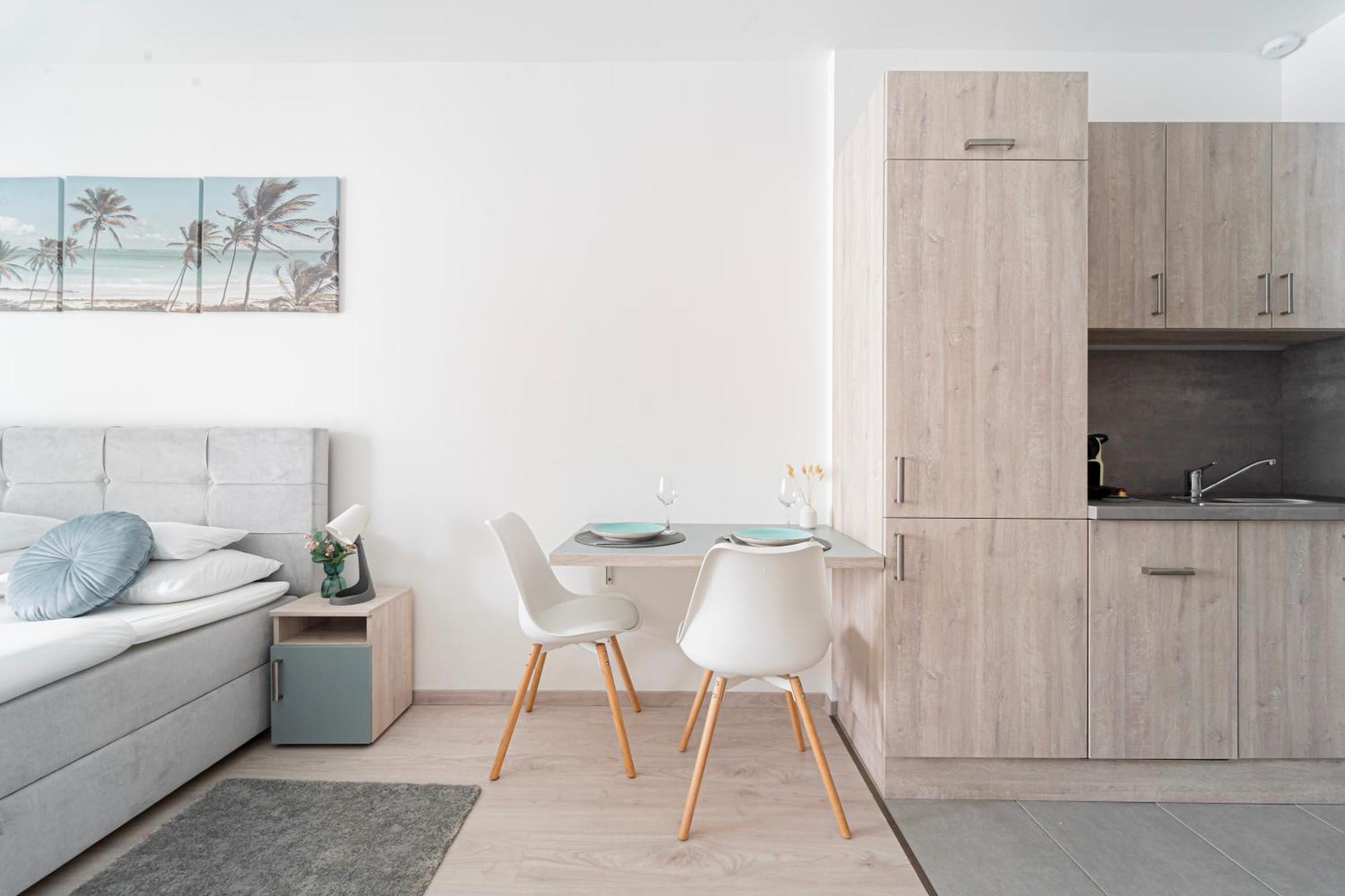 Westside Garden Apartments By Urbanrent Budapeste Exterior foto
